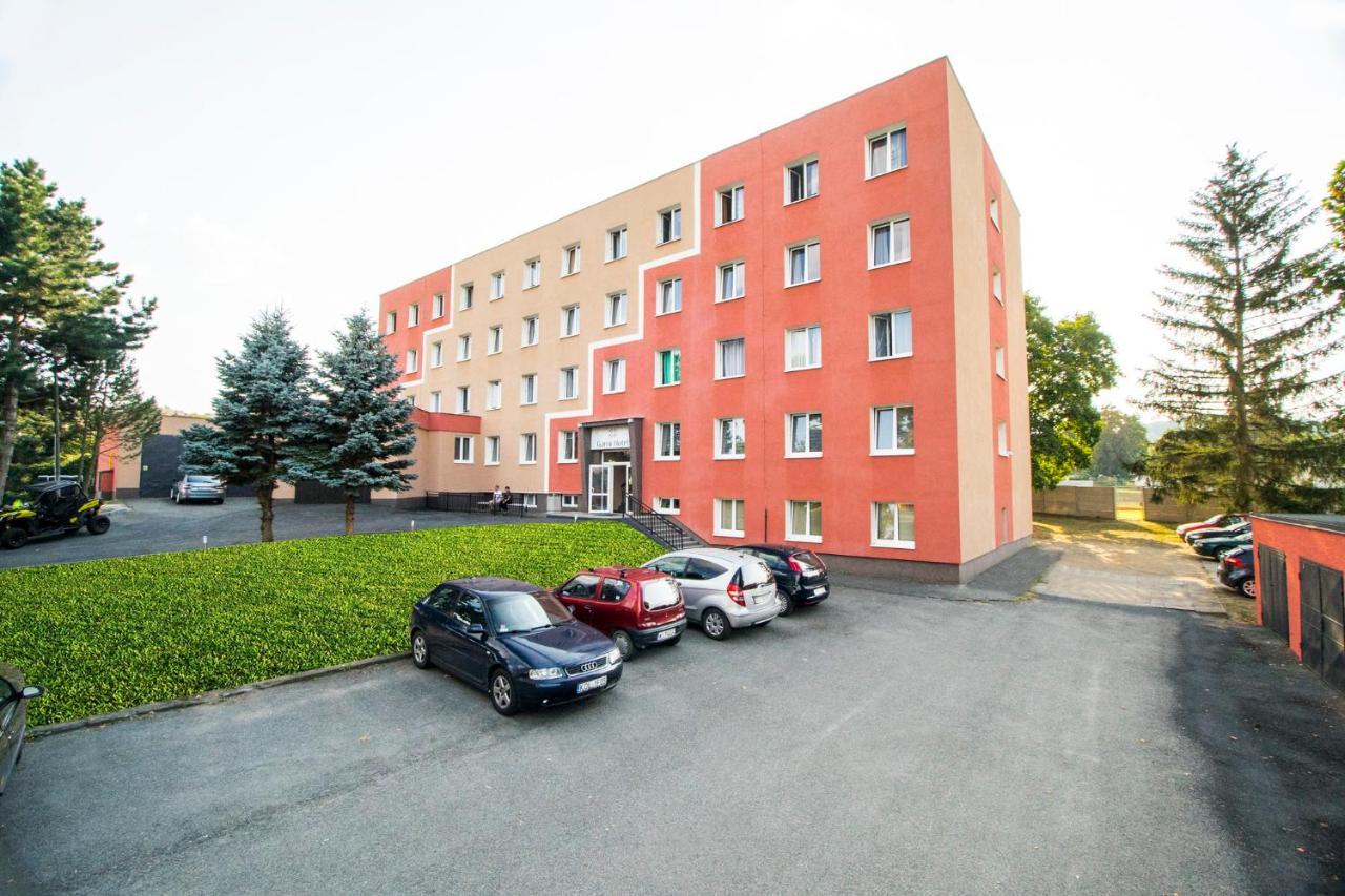 Garni Hotel Tachov Tachov  Ngoại thất bức ảnh